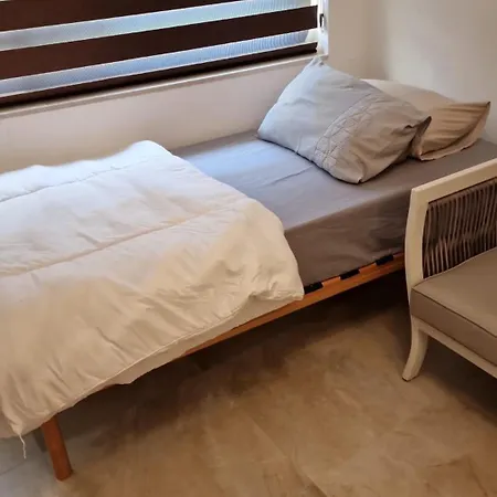C7 Flat 1