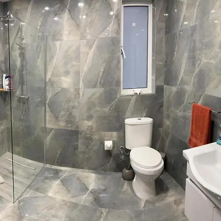 C7 Flat 1 *